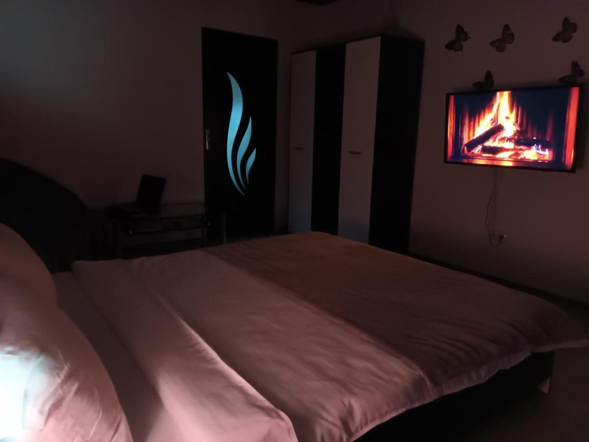 חונדוארה Studio Central מראה חיצוני תמונה